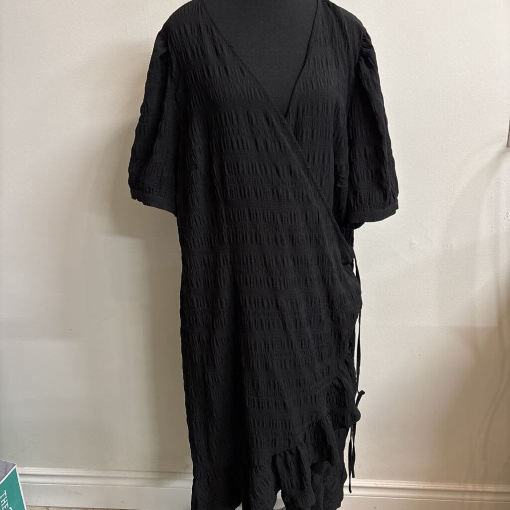 NWT BLACK WRAP DRESS