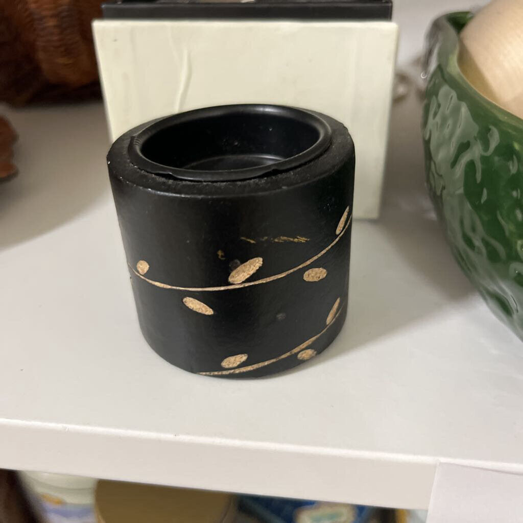 Tea light holder