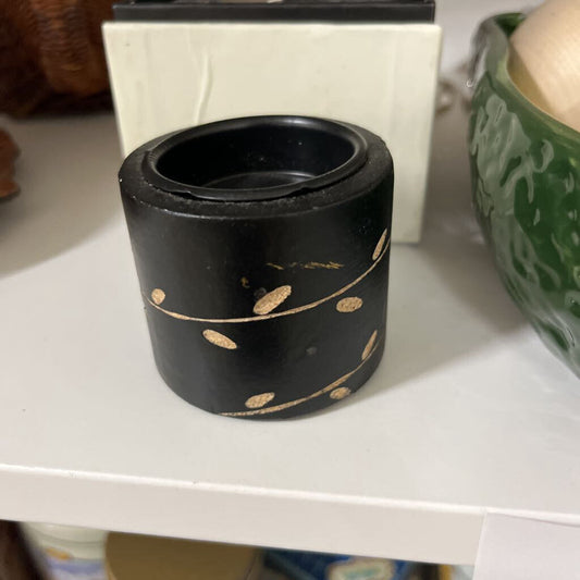 Tea light holder