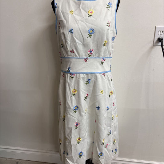 EMBROIDERED FLORAL MID-LENGTH DRESS