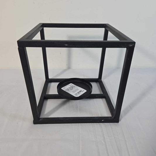 BLACK SQ METAL CANDLE HOLDER