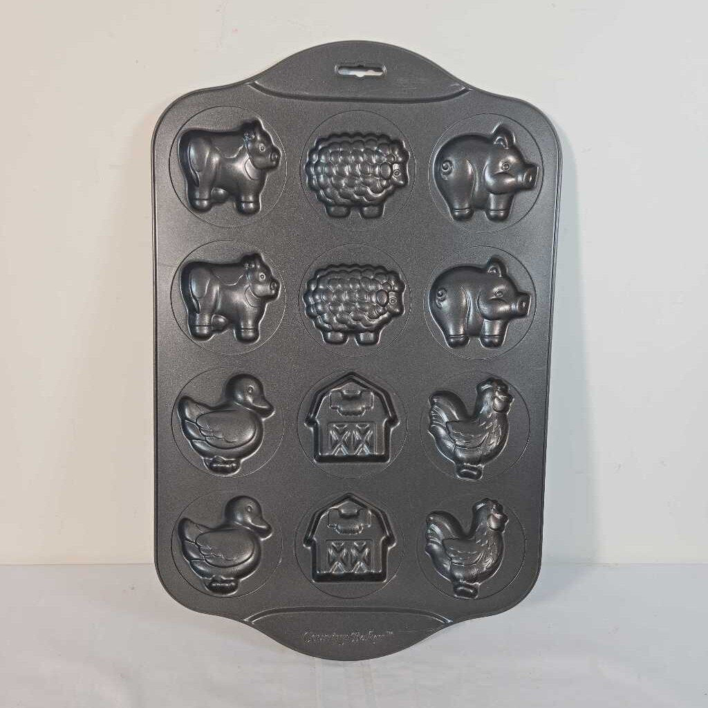 COUNTRY BAKER FARM COOKIE SHEET