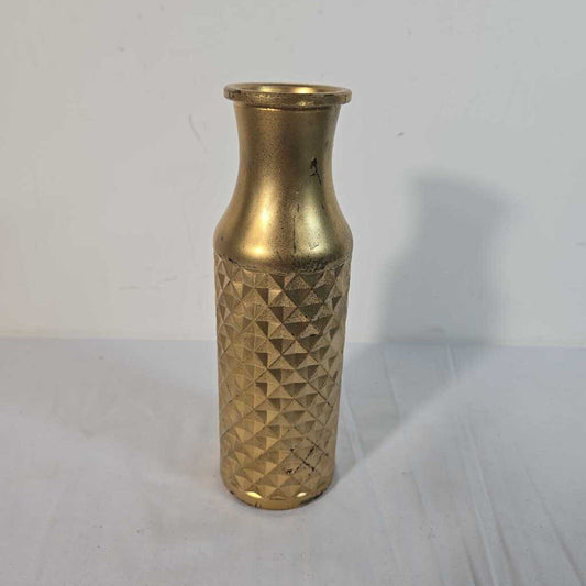 THIN GOLD VASES