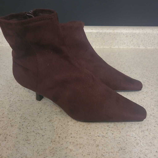 BROWN SUEDE STRETCH ANKLE BOOT