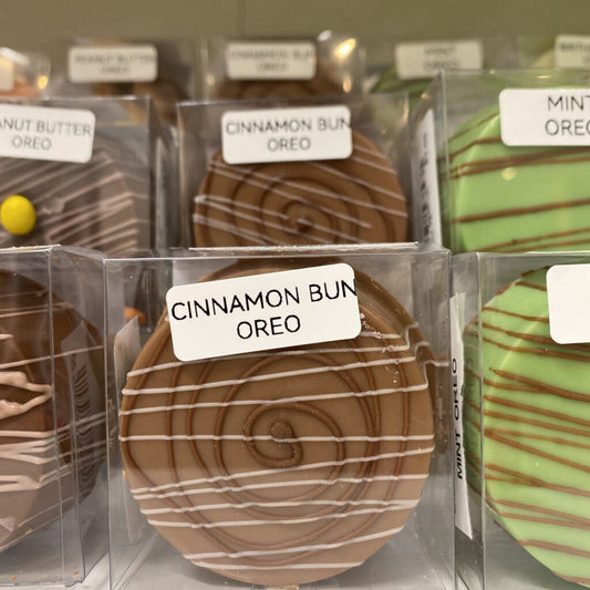 CINNAMON ROLL OREO