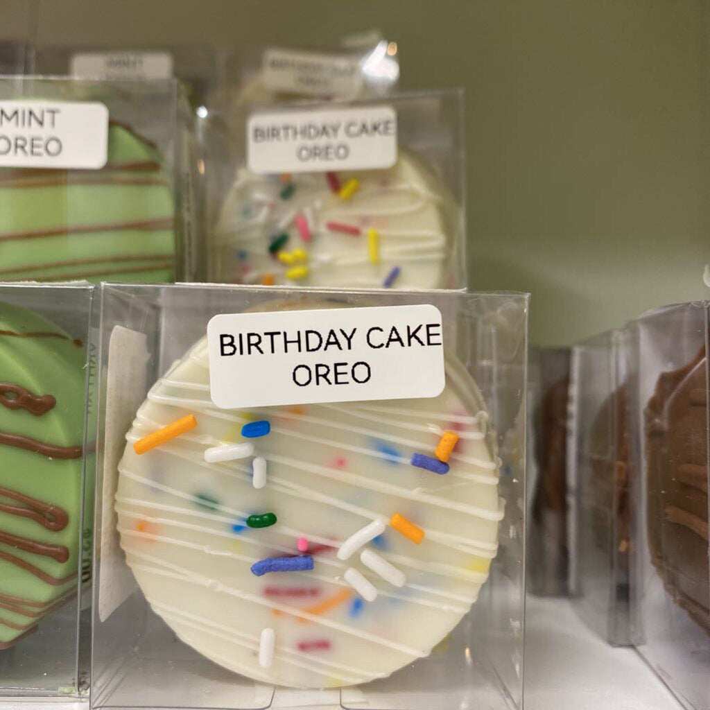 BIRTHDAY CAKE OREO