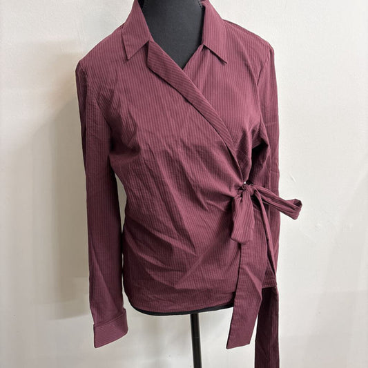 COLLARED BURGUNDY WRAP TOP