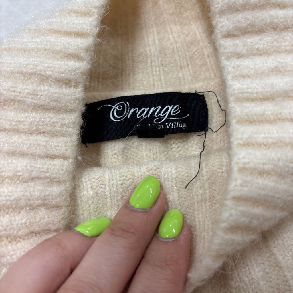 PEACH MOCK-NECK SWEATER