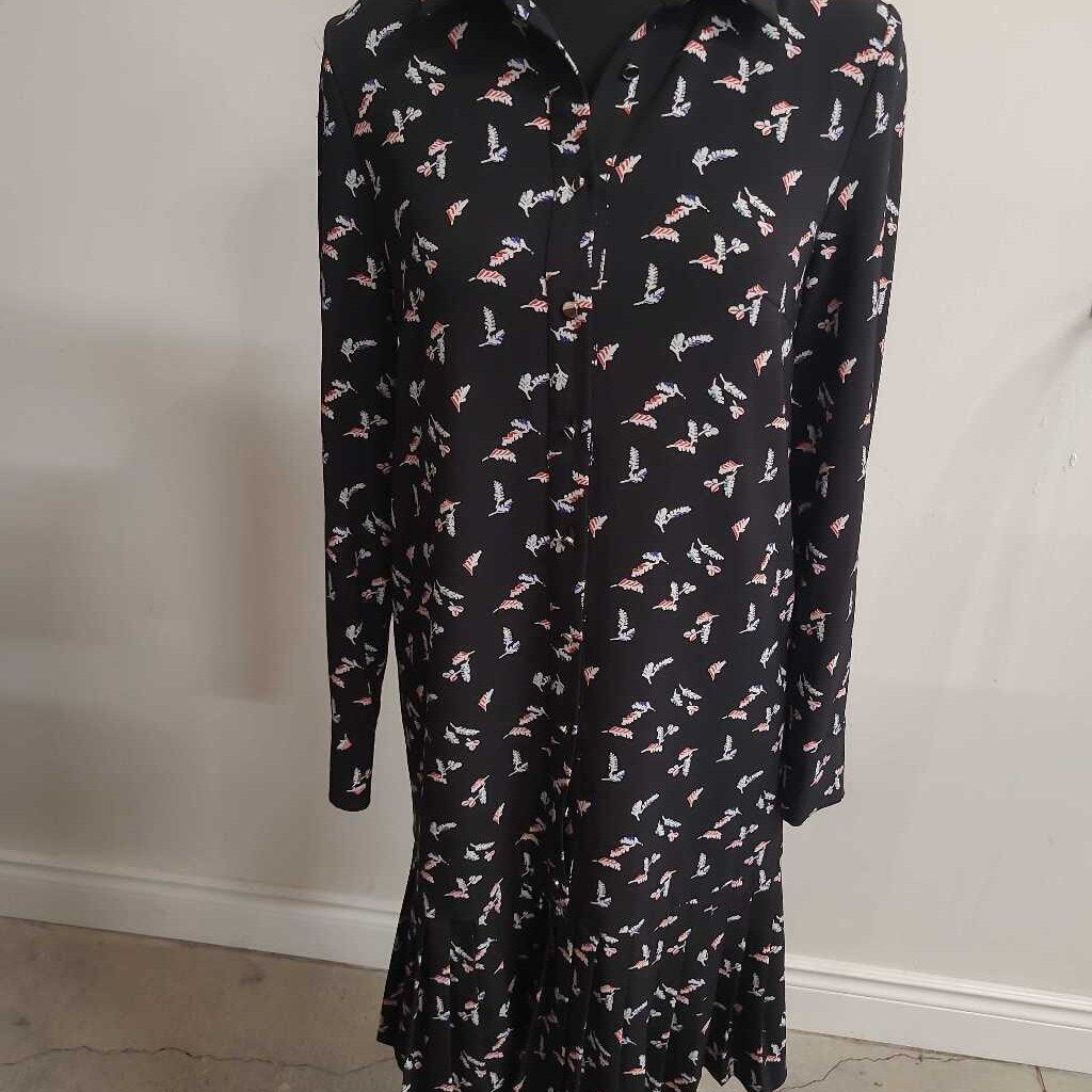 BLACK PRINT DRESS WITH PLEATED HEM