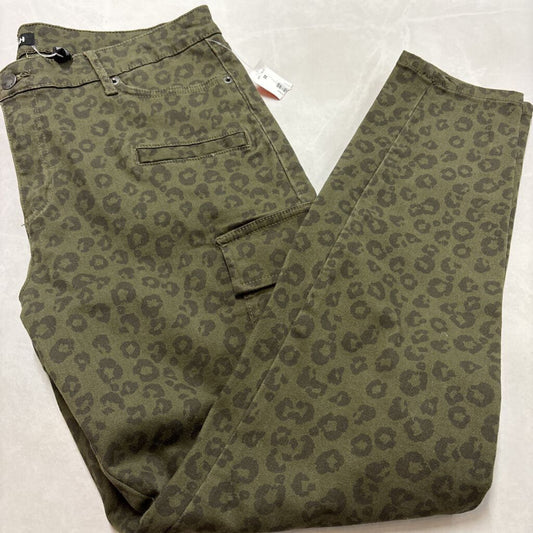 NWT GREEN CHEETAH UTILITY PANT