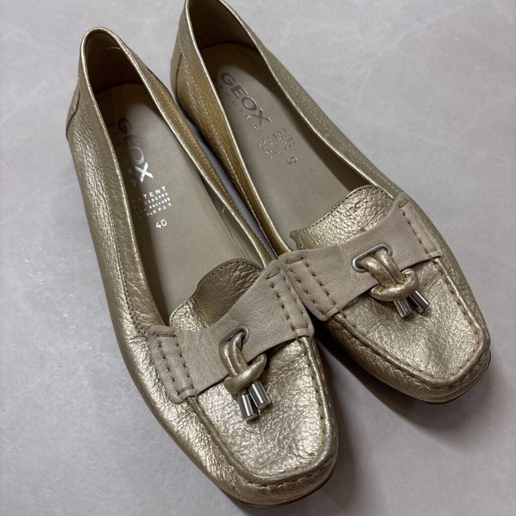 GOLD METALLIC LOAFER