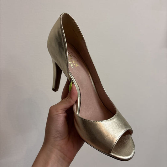 GOLD METALLIC PUMPS