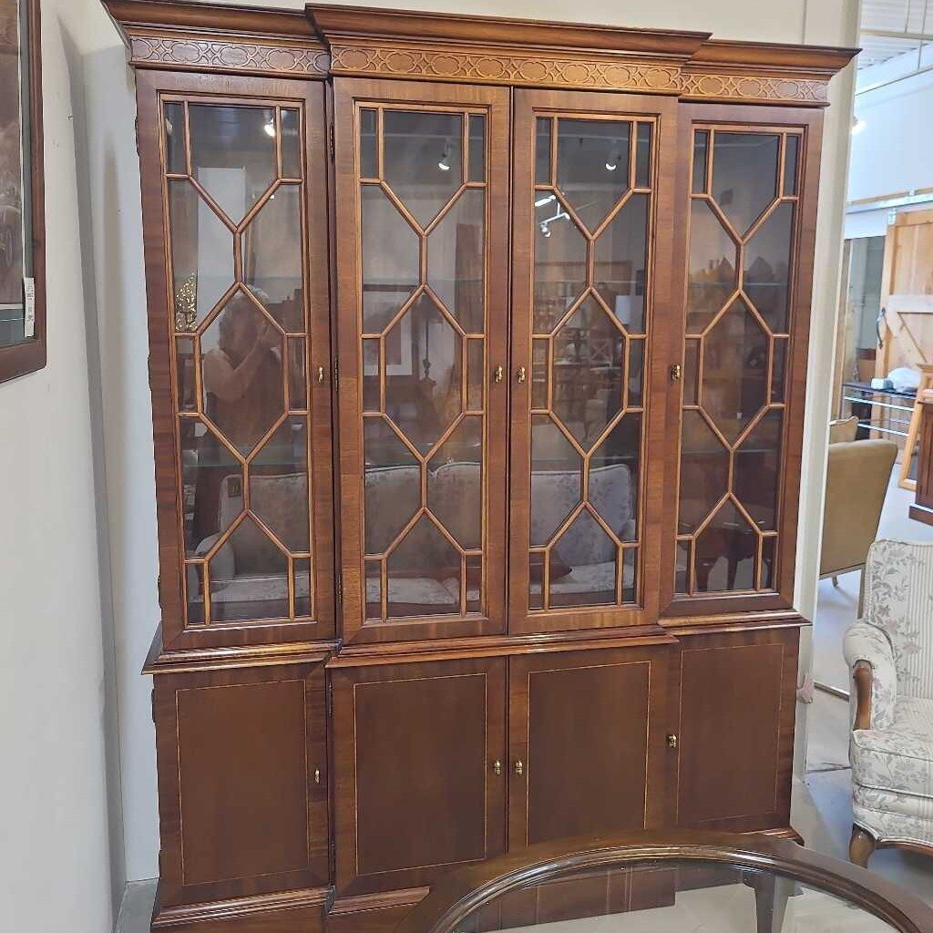 HICKORY CHAIR COMPANY CHINA CABINET