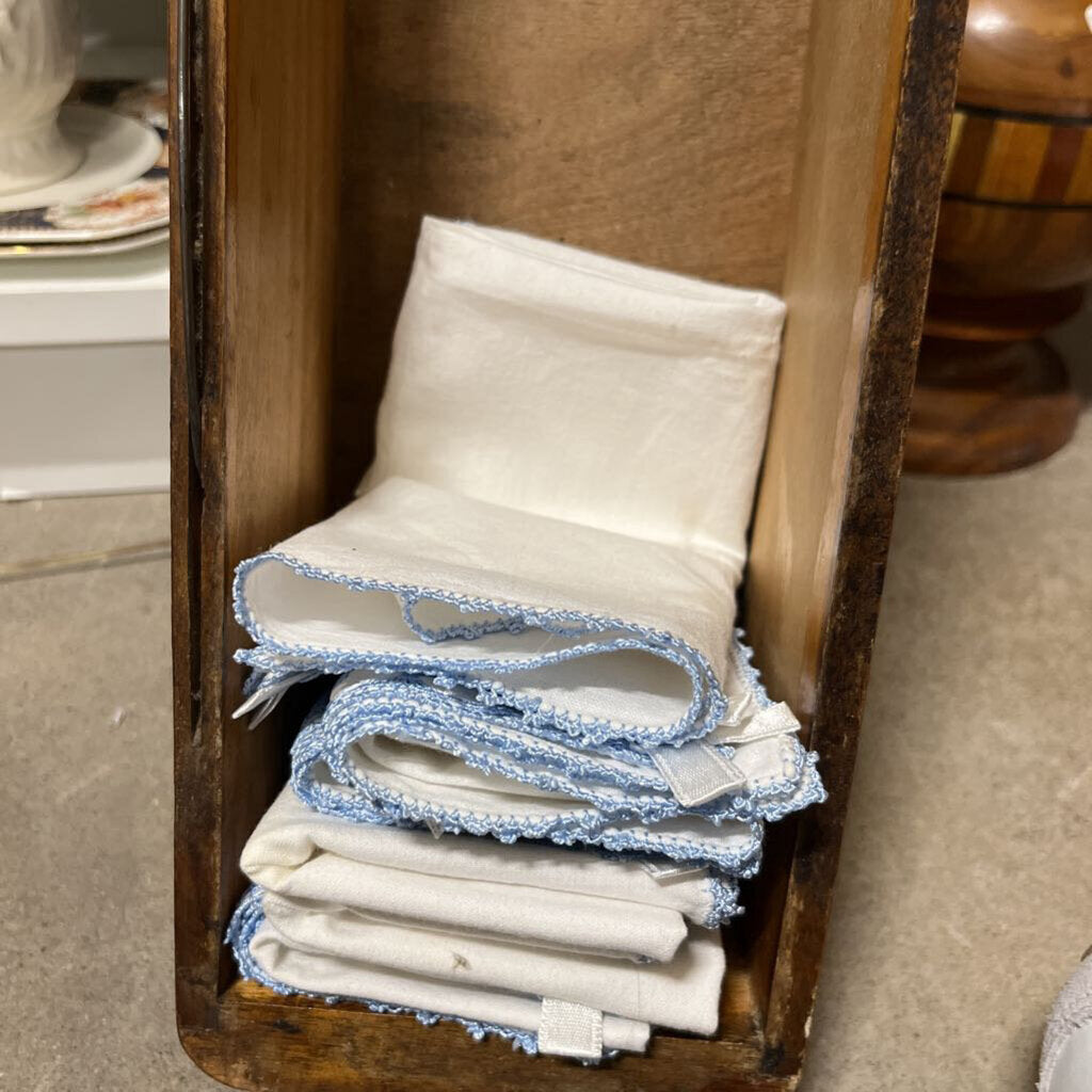 Pretty Blue and White Lace Cotton Napkins