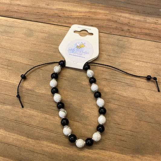 BRACELET - (A) BLACK SHELL, HOWLITE