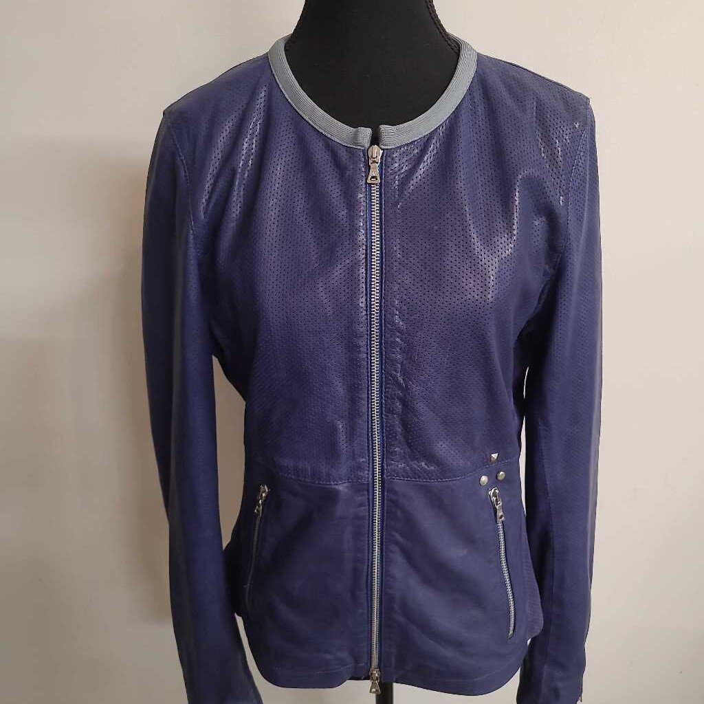 BLUE CROPPED LEATHER JACKET