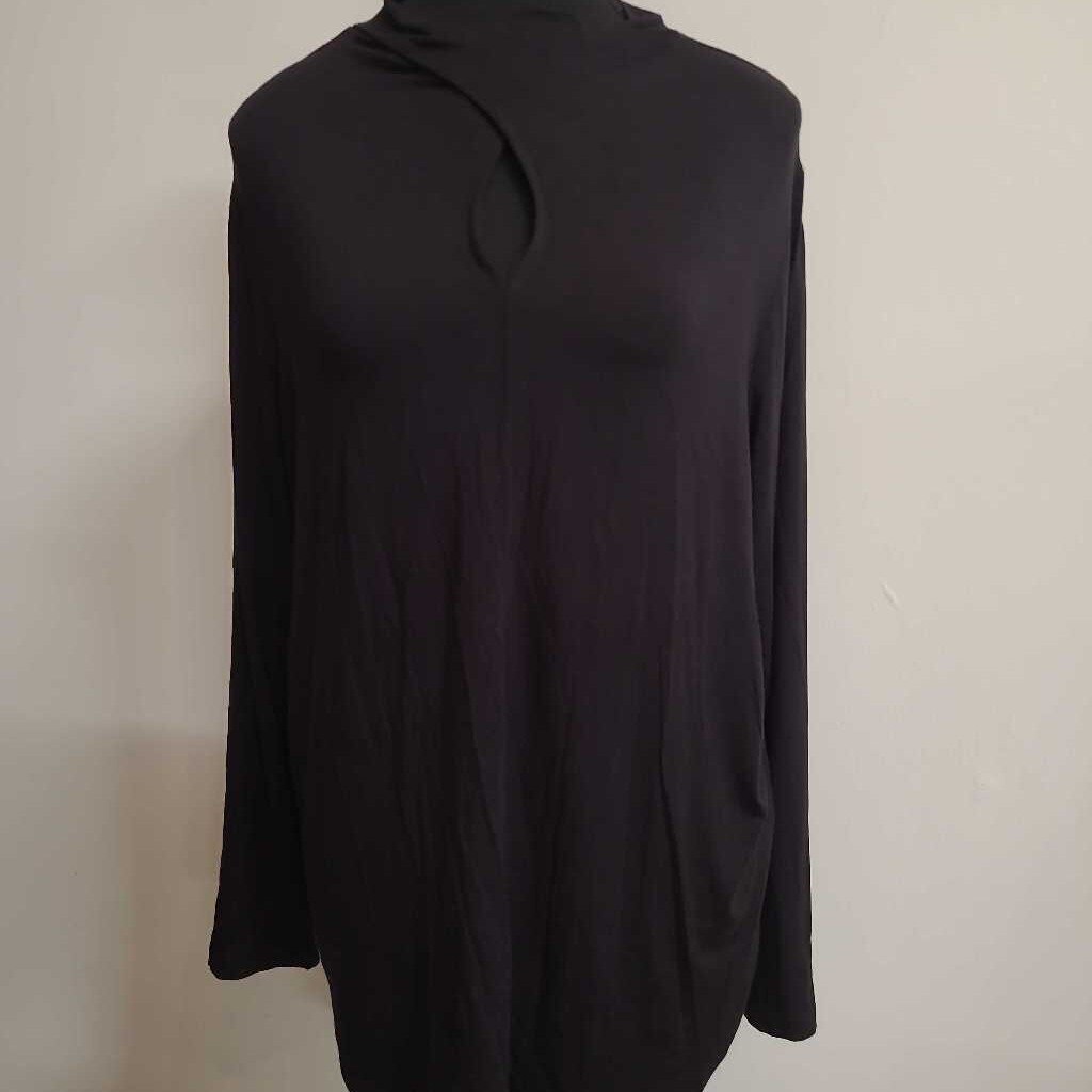 LONG SLEEVE BLACK TOP