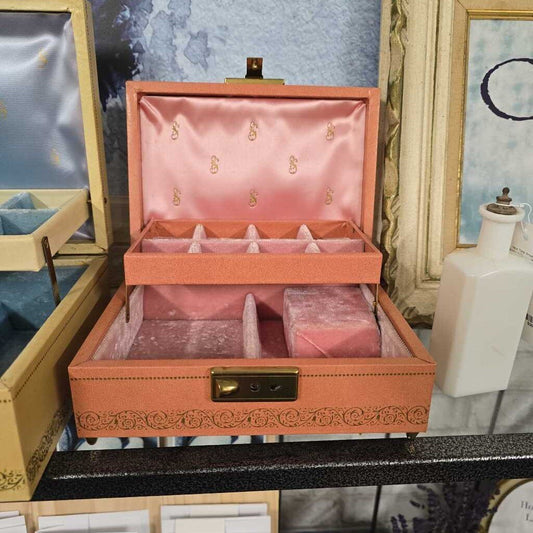 Vintage MELE Musical Footed Jewelry Box Lock & Key Pink