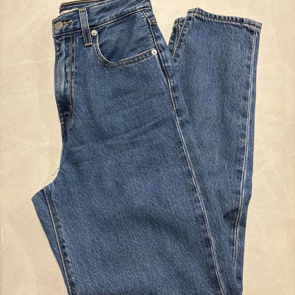 HIGH-RISED LEVIS TAPER JEANS