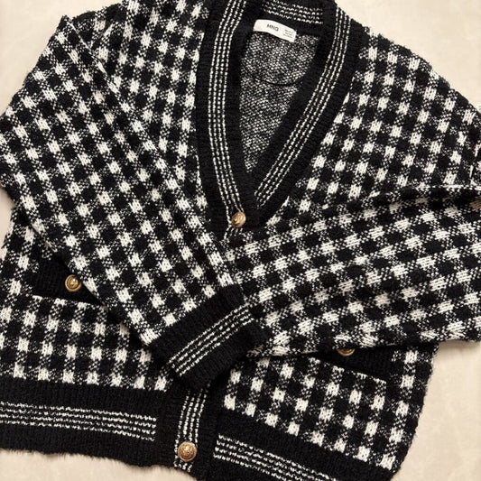PLAID CARDIGAN W/GOLD BUTTON