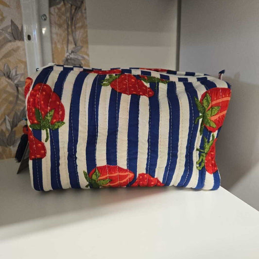 SWEET BLUE BERRY POUCH