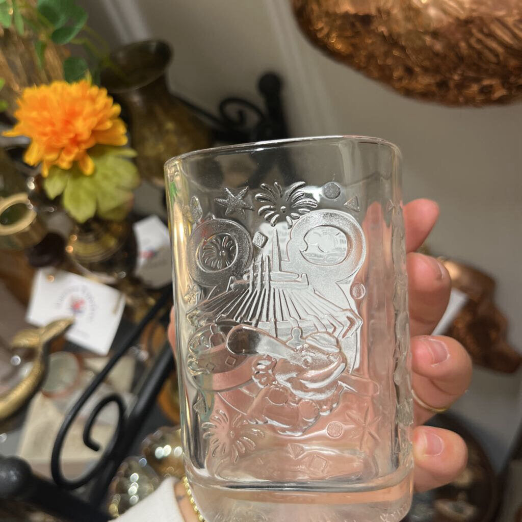2000 MCDONALDS MAGIC KINGDOM MICKEY MOUSE GLASS