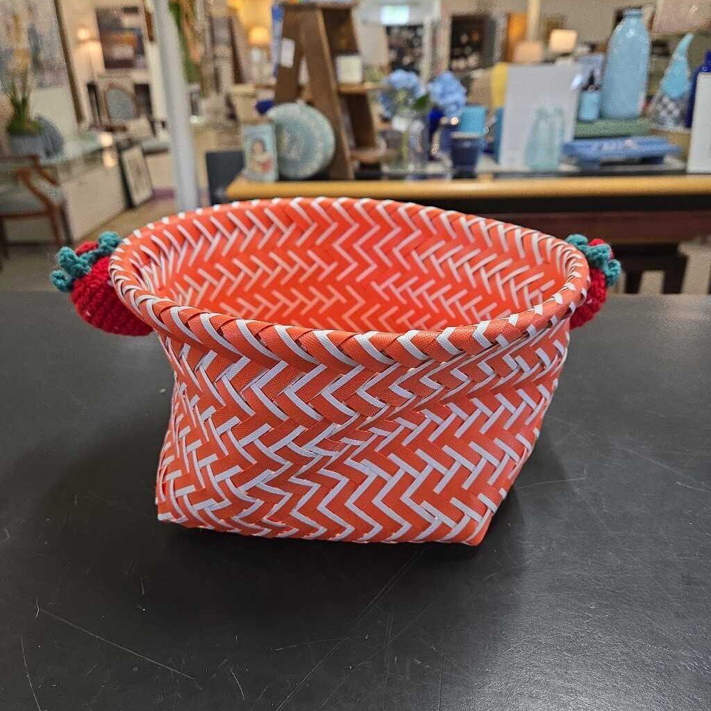 STRAWBERRY BASKET