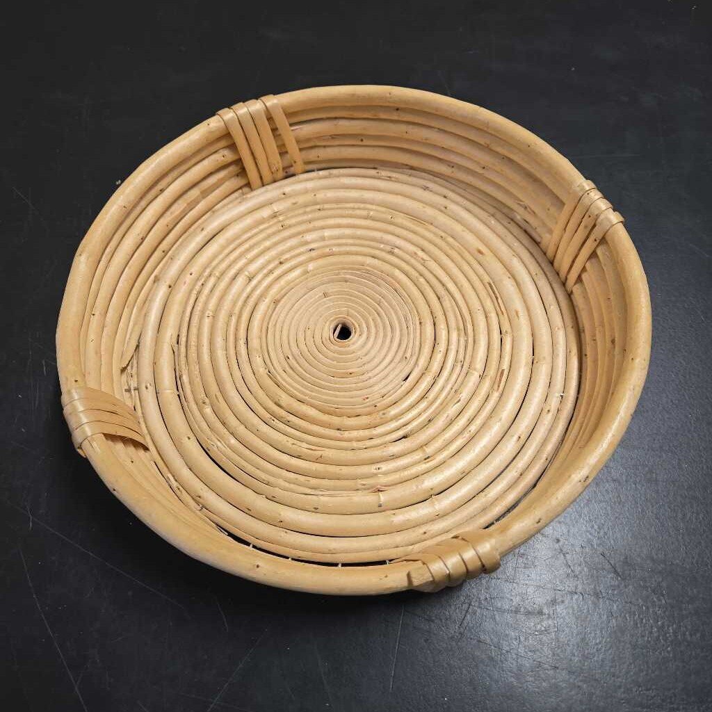 ROUND RATTAN TRAY