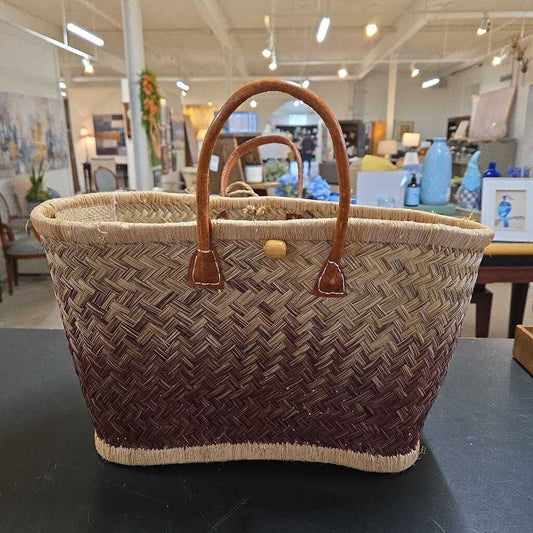WOVEN BAG W/LEATHER HANDLES