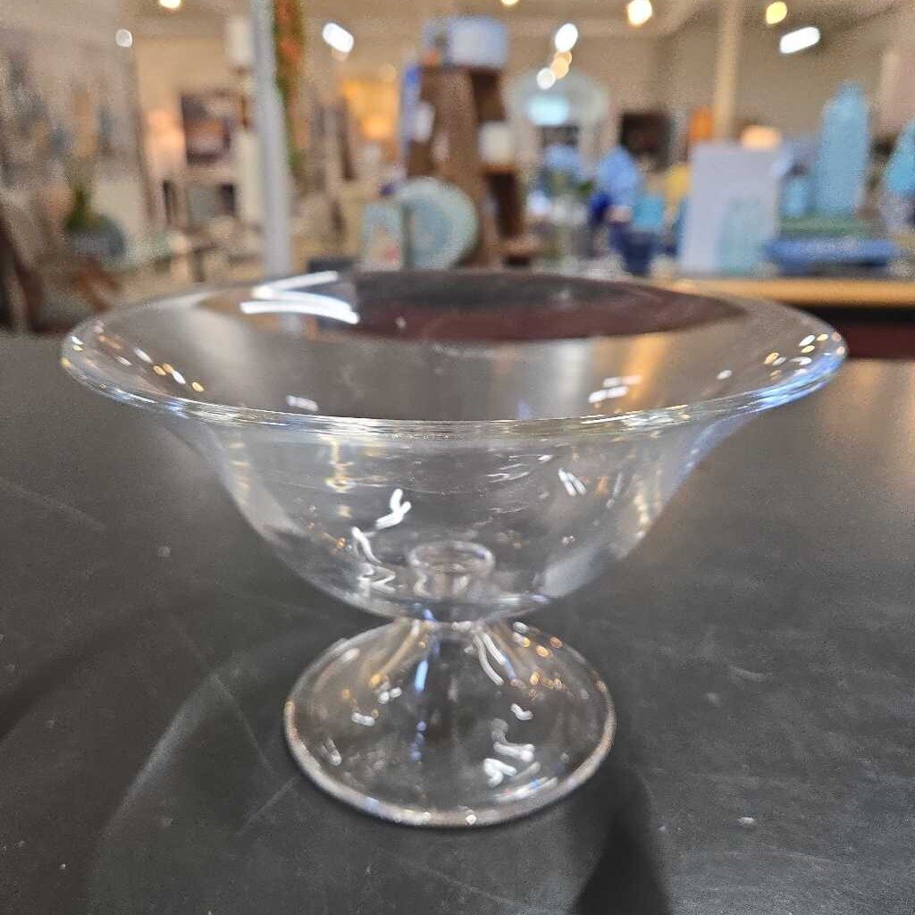 FOOTED GLASS BOWL