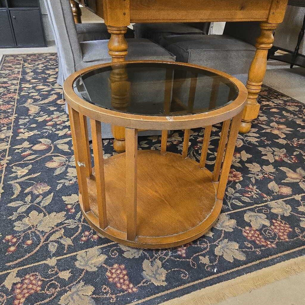 ROUND END TABLE W/GLASS TOP