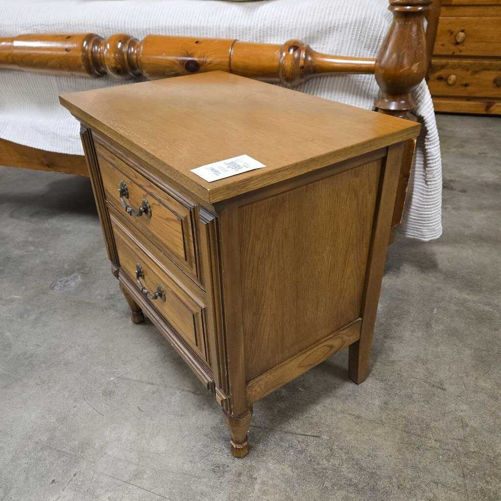 NEOCLASSICAL TUSCAN STYLE NIGHTSTAND