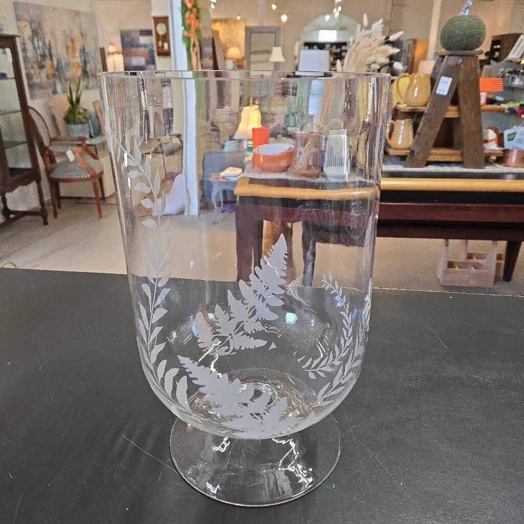 FOOTED GLASS VASE W/FERN DESIGN