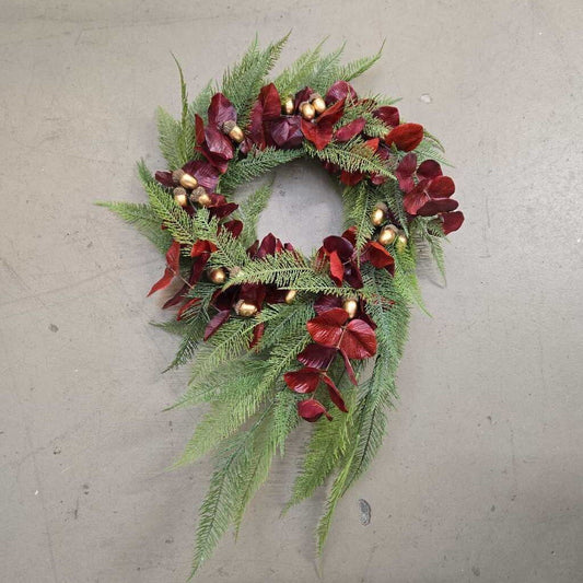 FERN WREATH W/GOLD ACORNS