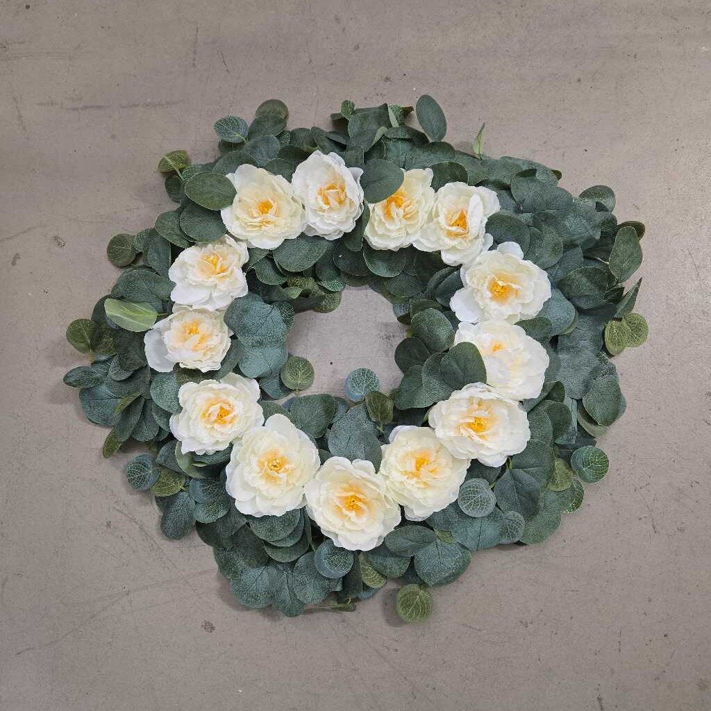 EUCALYPTUS WREATH W/WHITE FLOWERS