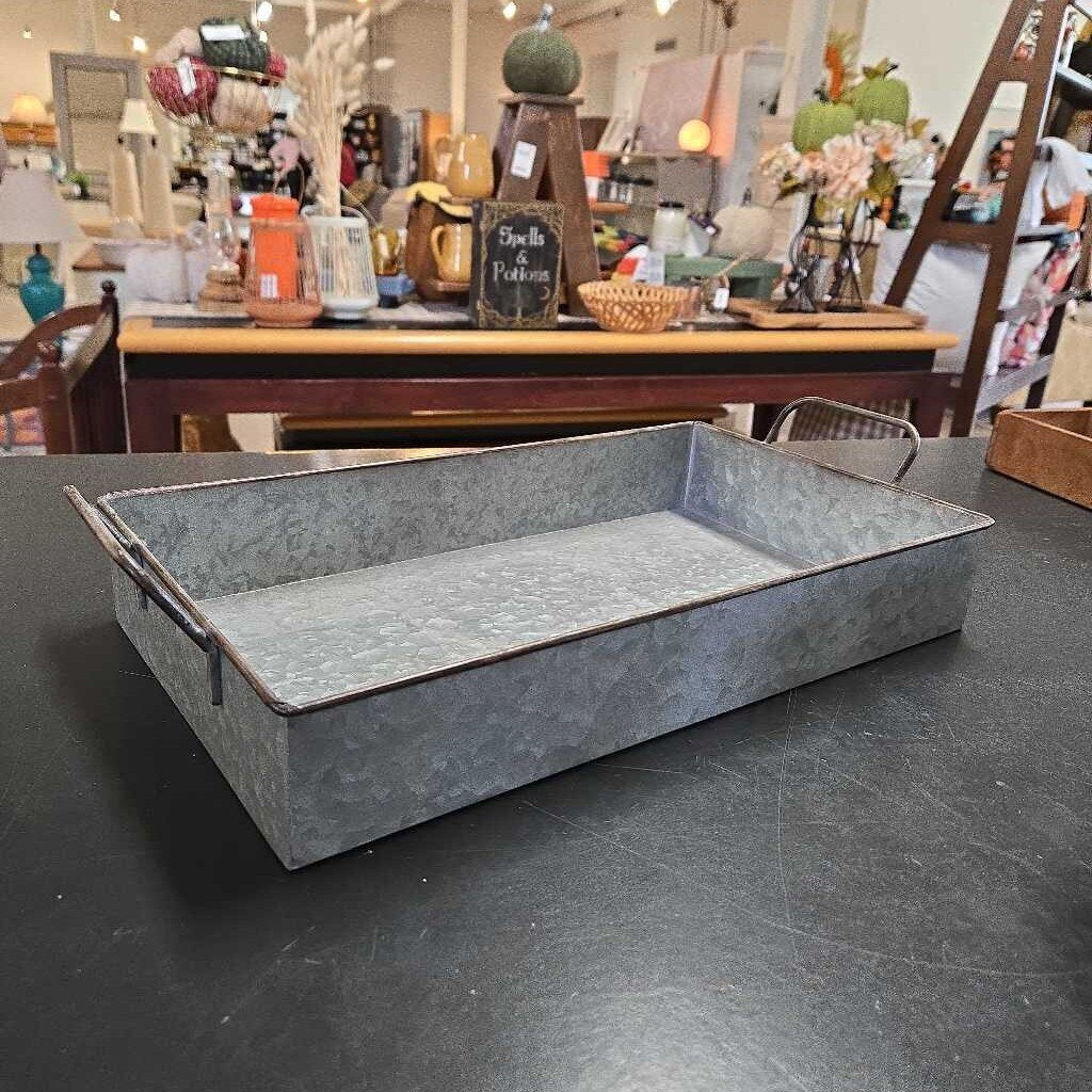 GALVANIZED RECTANGULAR TRAY