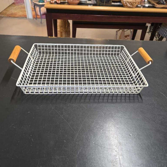 WHITE WIRE TRAY W/WOODEN HANDLES