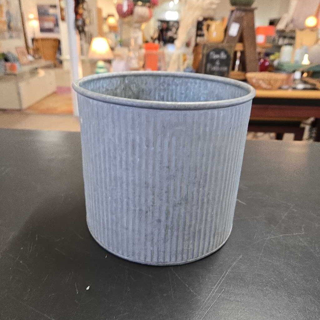 GALVANIZED POT