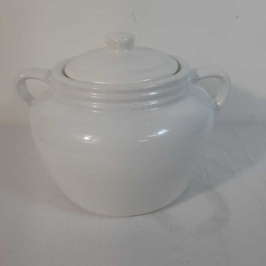 WHITE CERAMIC SOUP POT