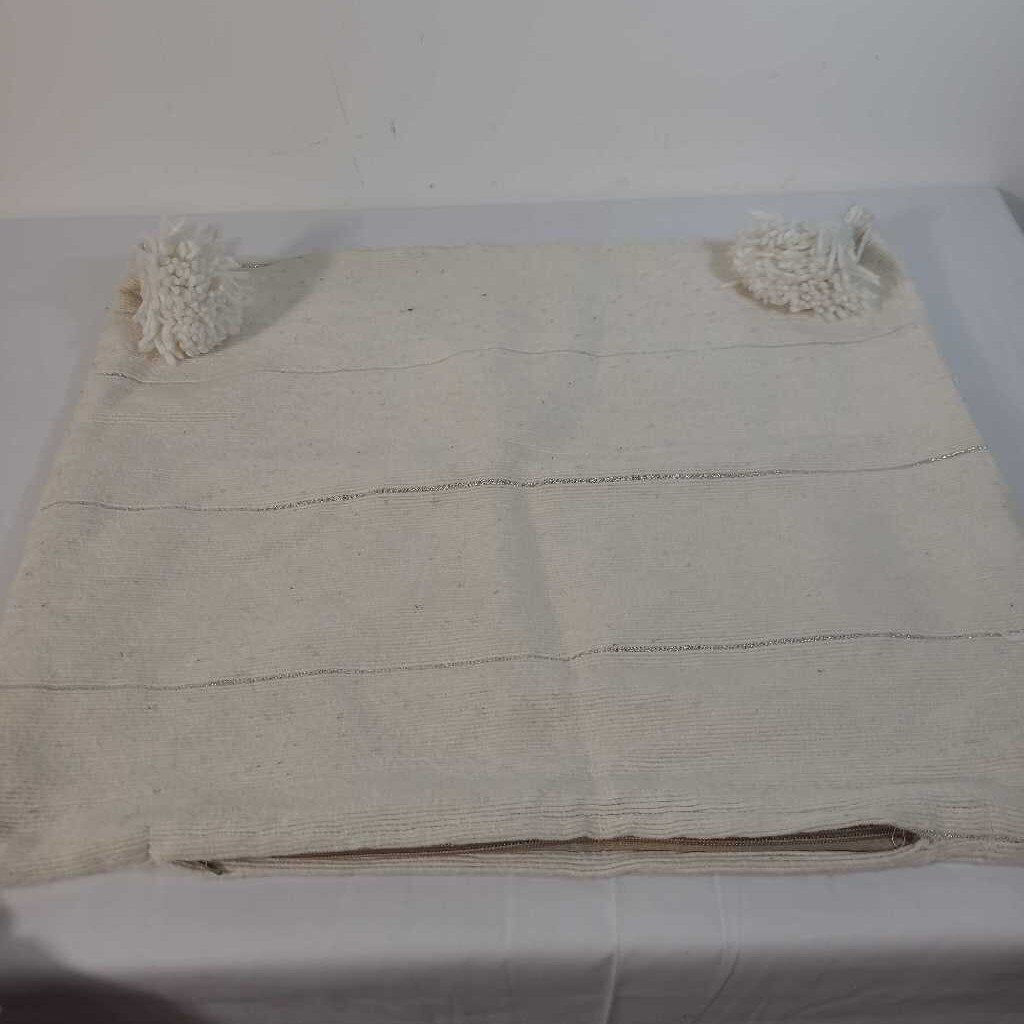 CREAM PILLOW COVER W/POMPOM CORNERS