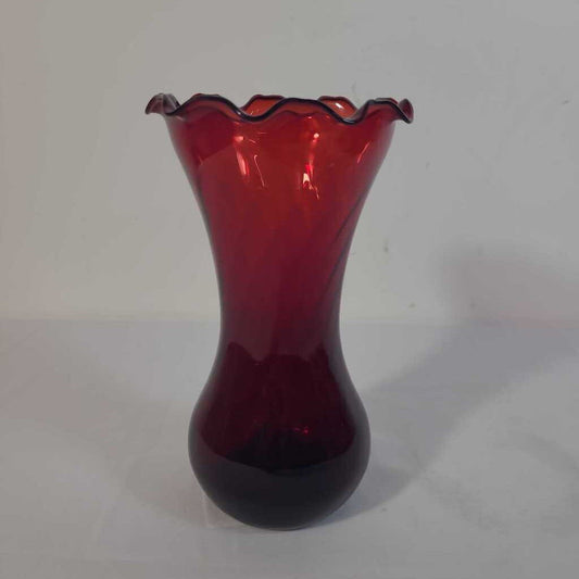 RED RUFFLE VASE