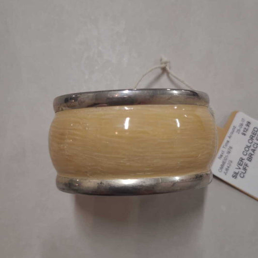 SILVER COLORED CUFF BRACLET