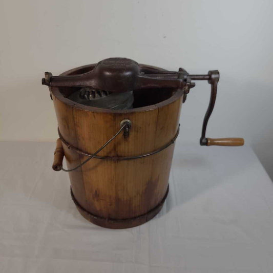 VTG HAND CRANK ICE CREAM MAKER