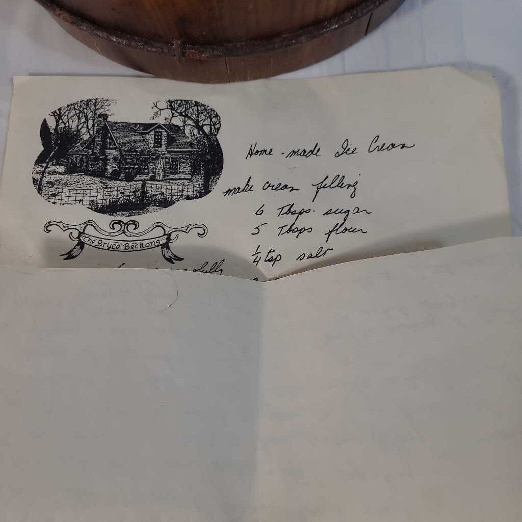 VTG HAND CRANK ICE CREAM MAKER