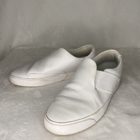 NIKE - WHITE SLIP ON SNEAKER