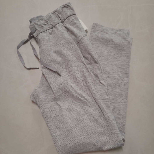 LULULEMON - LIGHT GREY STRETCH JOGGER
