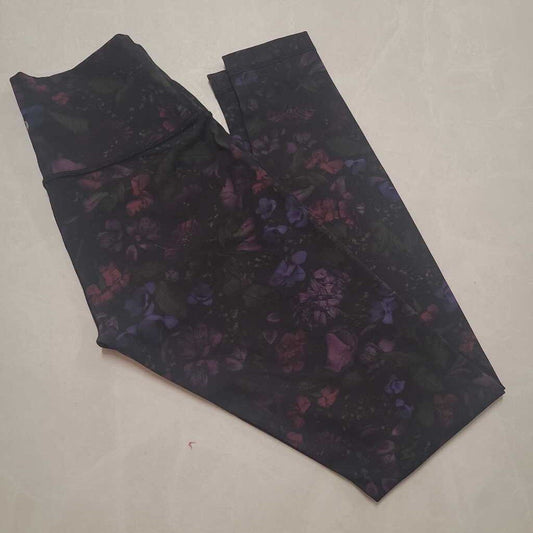LULULEMON - BLACK FLORAL LEGGINGS