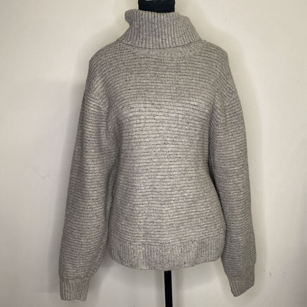 DENVER HAYES - GREY RIBBED TURTLENECK SWEATER