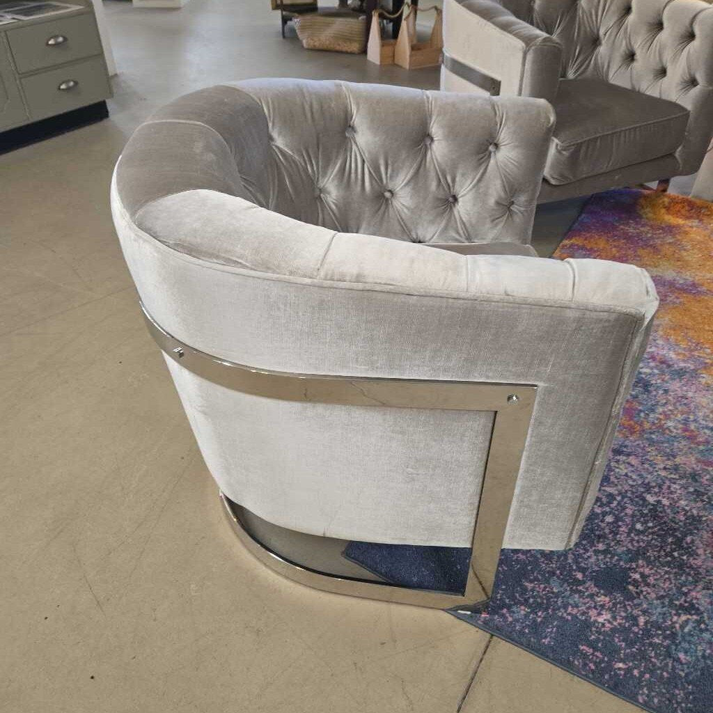 LORENZO GREY ACCENT CHAIR
