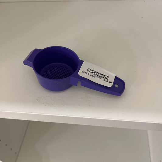 TUPPERWARE MINI SIFTER PURPLE